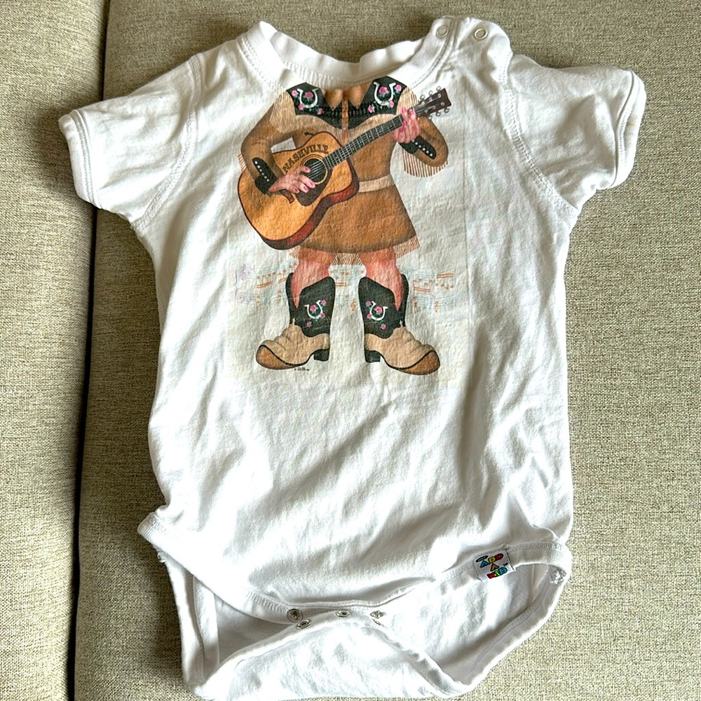 Nashville onesie with cutout neck